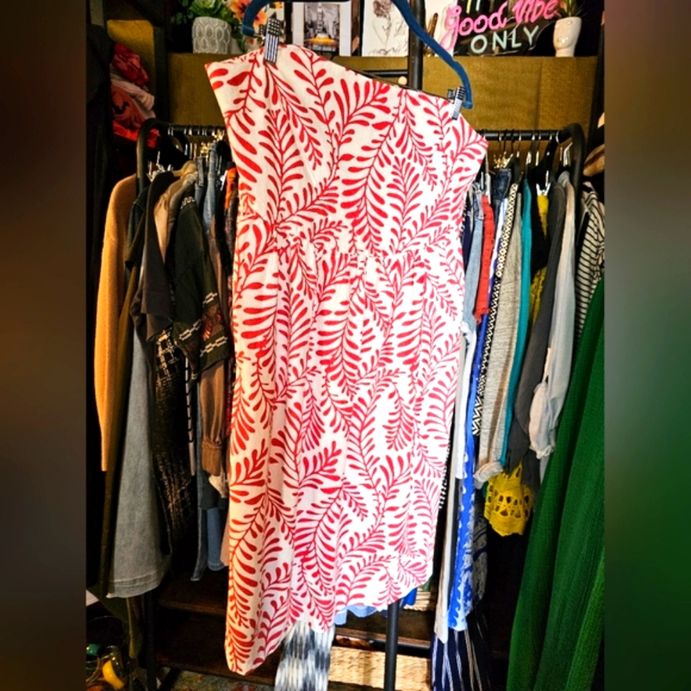 Red and White Leaf Print Stapless Dress